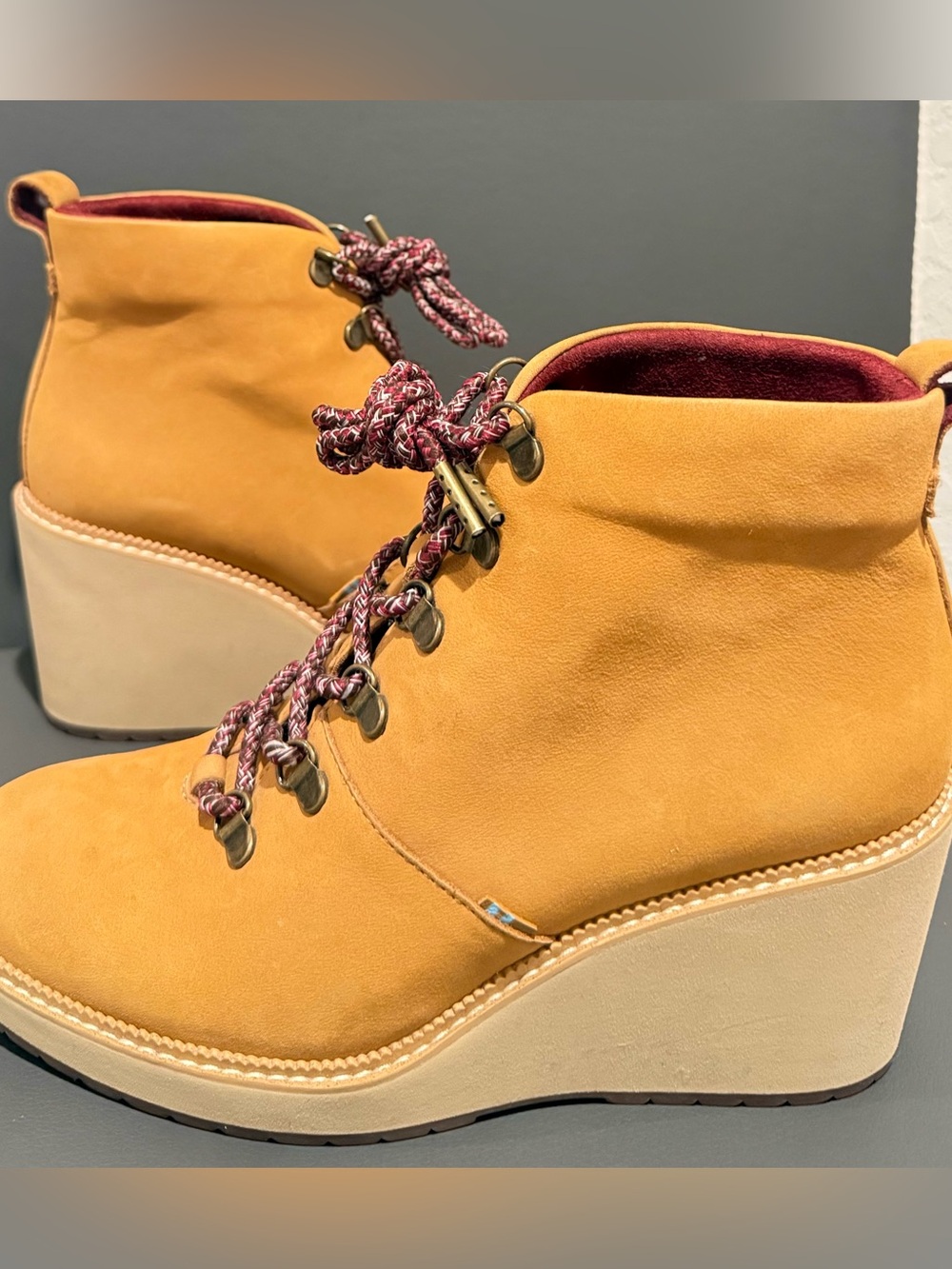 TOMS Melrose Tan Ankle Boots Platform Wedge Lace-Up Water Resistant Women’s 8.5